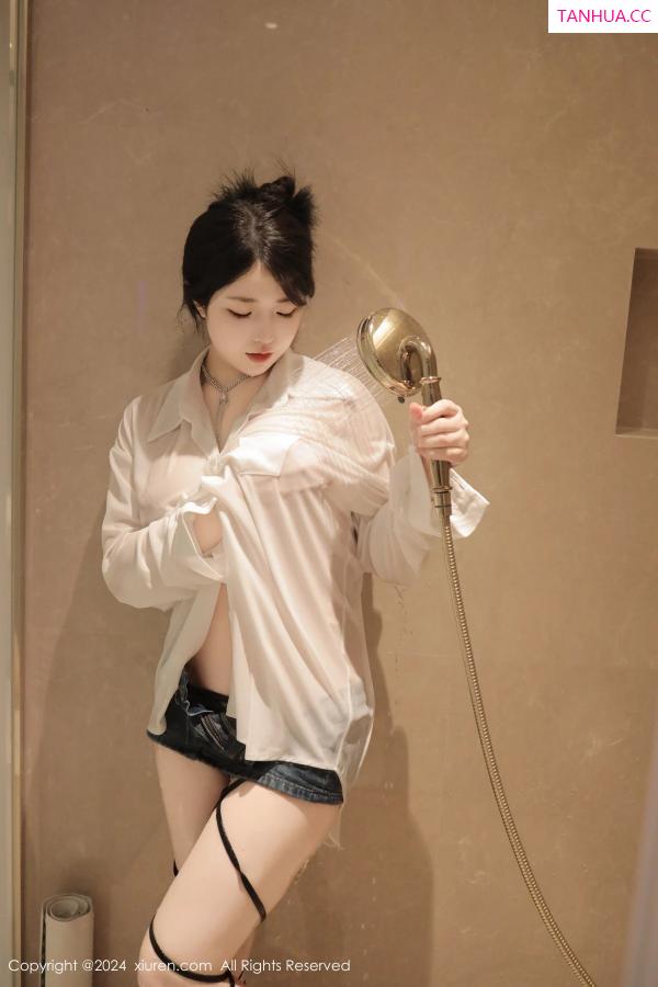   [XiuRen]高清写真图 2024.04.16 No.8400 陈小花 美胸性感第74张图片